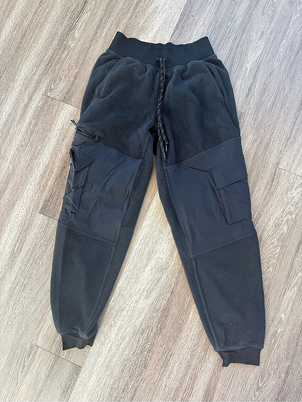 Lululemon Fleece + Ripstop Cargo High-Rise Hiking Jogger *Full Length